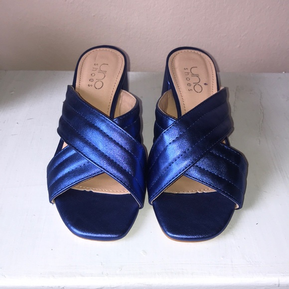 Sandals - Picture 2 of 4